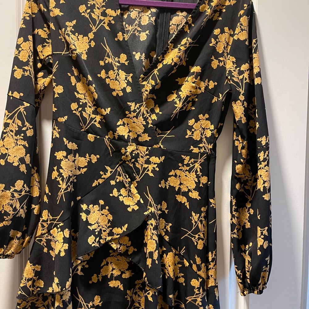 Black Long Sleeve Dress🖤🧡💛